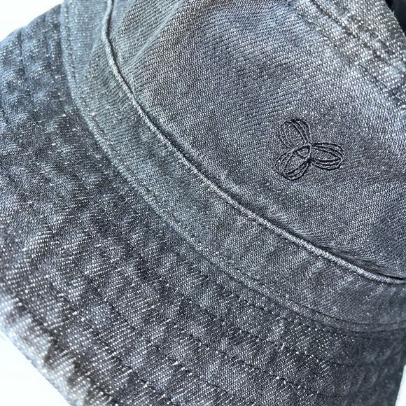 Aritzia TNA logo bucket hat black denim NWT - Picture 4 of 5